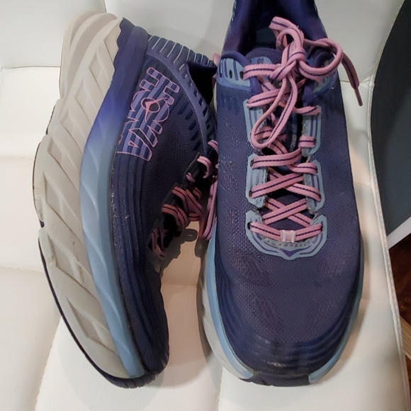 time to fly hoka one one